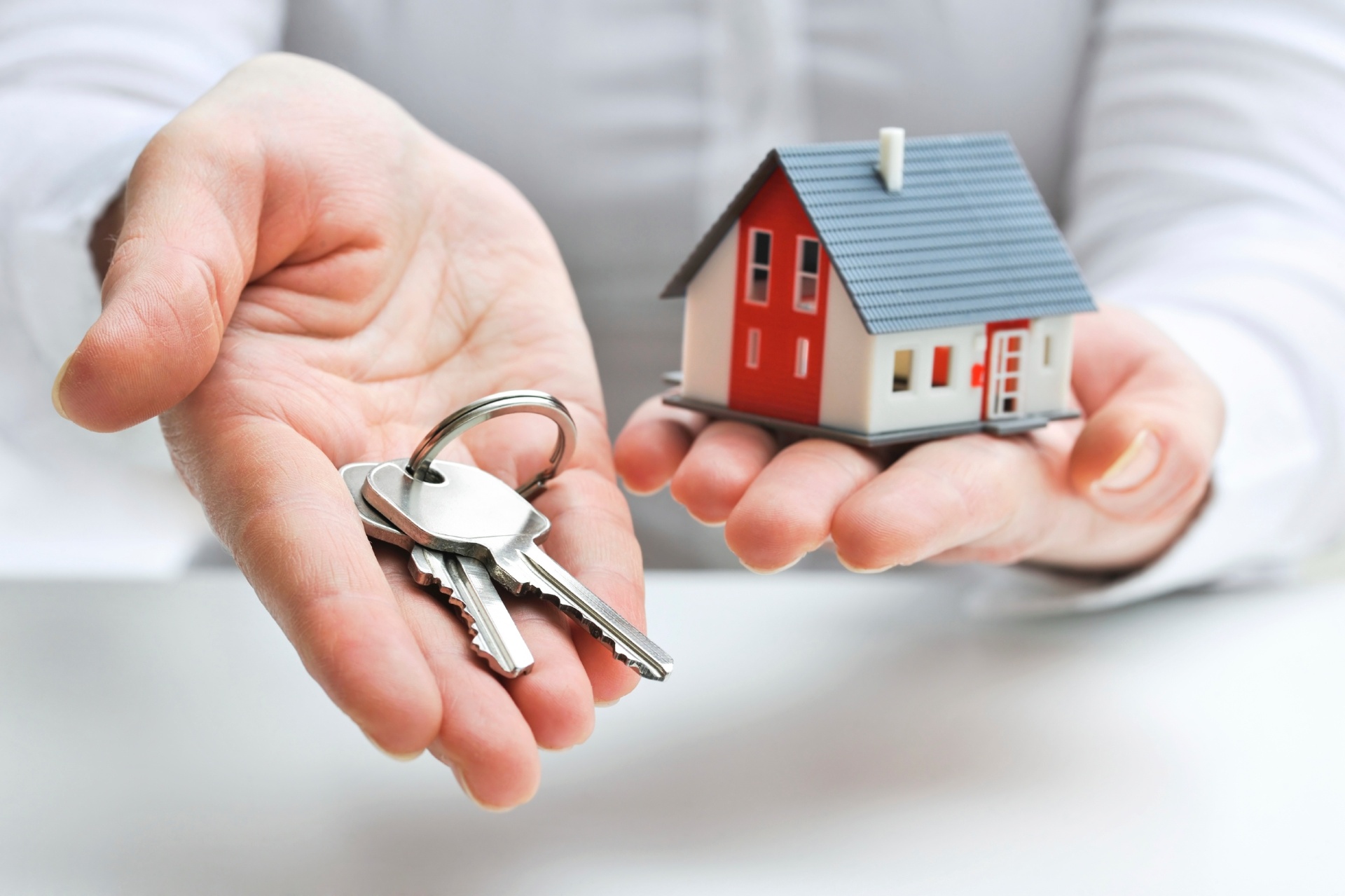 Giải bài toán an cư cho gia đình trẻ: Thuê nhà hay mua chung cư?